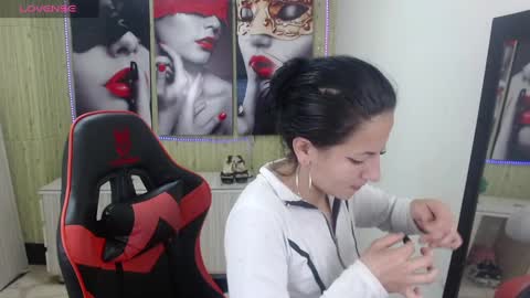 Anniee online show from January 30, 11:55 am