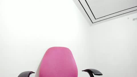 Snapshot of anniegray_12 chatting on March 11, 12:00 am Annie online show from March 11, 12:00 am