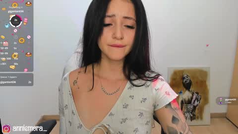 Annie online show from December 5, 3:04 am