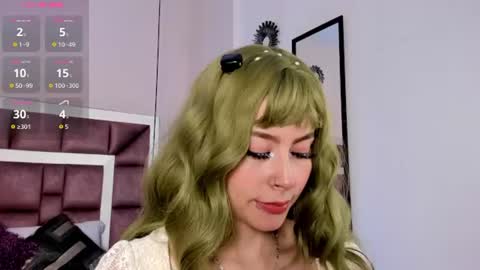 Annie online show from June 10, 12:15 pm