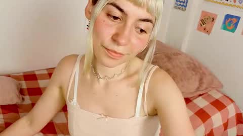 Snapshot of annietinky chatting on September 20, 1:05 am annietinky online show from September 20, 1:05 am