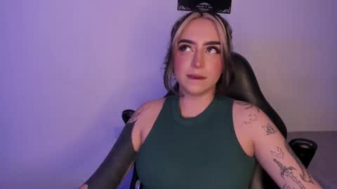 Annika online show from November 12, 3:15 am