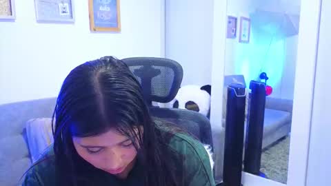 ANNY LOUIS online show from November 15, 7:15 pm