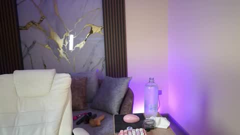 Snapshot of annybuny chatting on October 11, 2:09 pm Ana online show from October 11, 2:09 pm