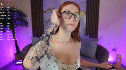 Snapshot of annybuny chatting on September 30, 1:06 pm Ana online show from September 30, 1:06 pm