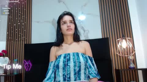 Snapshot of annyrosee chatting on February 17, 6:50 pm Anny online show from February 17, 6:50 pm