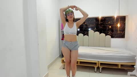 Snapshot of annyrosee chatting on September 22, 8:07 pm Anny online show from September 22, 8:07 pm