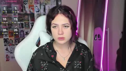 Snapshot of anora_millerr chatting on October 12, 3:25 pm Anora online show from October 12, 3:25 pm
