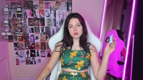 Snapshot of anora_millerr chatting on October 8, 3:27 pm Anora online show from October 8, 3:27 pm