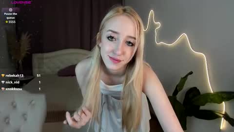 Anora online show from February 11, 7:48 pm