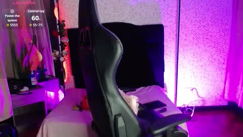 Snapshot of antia_x chatting on October 9, 11:09 pm antia_x online show from October 9, 11:09 pm