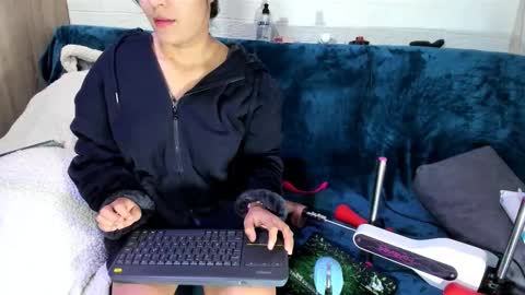 Snapshot of antofoxwbc chatting on February 10, 11:04 am Anto online show from February 10, 11:04 am