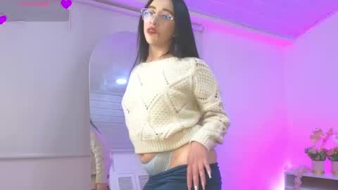 Snapshot of antonella01_cf chatting on October 10, 10:36 pm antonella online show from October 10, 10:36 pm