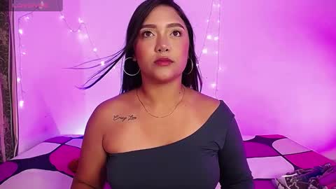 Snapshot of antonella_latin_curvy chatting on February 27, 12:43 am Anne online show from February 27, 12:43 am