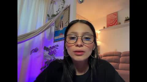 Nell. online show from June 6, 5:52 pm