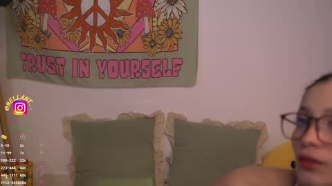 Snapshot of antonella_maitt chatting on February 24, 3:10 am Nell. online show from February 24, 3:10 am