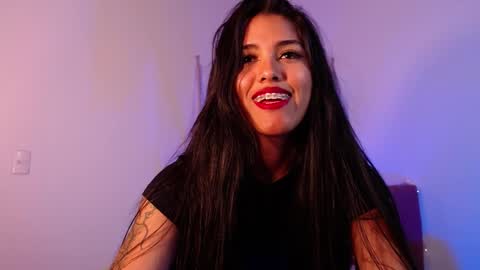 Snapshot of antonella_miller18 chatting on December 22, 9:00 am Antonella online show from December 22, 9:00 am