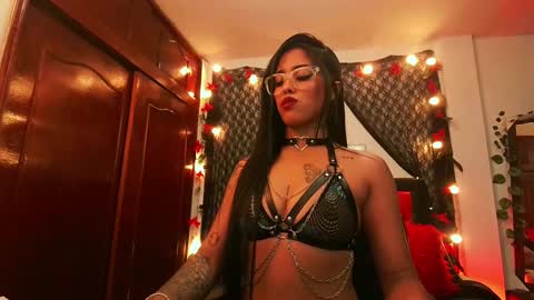 Snapshot of antonella_miller18 chatting on December 20, 2:16 pm Antonella online show from December 20, 2:16 pm