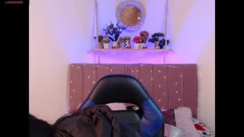 Snapshot of antonella_miller18 chatting on January 14, 9:13 am Antonella online show from January 14, 9:13 am