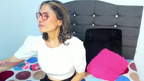 antonella_rizzo01 online show from June 29, 3:35 am