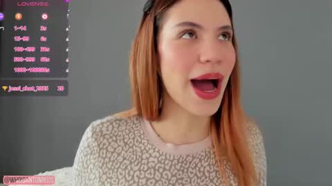 Snapshot of antonellarossii_ chatting on October 17, 2:09 pm Antonella online show from October 17, 2:09 pm