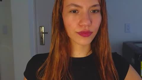 Snapshot of antonellarossii_ chatting on March 3, 1:48 pm Antonella online show from March 3, 1:48 pm