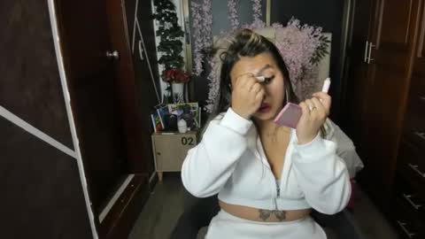 Snapshot of antonellarosss chatting on October 17, 1:03 pm A N T O N E L L A online show from October 17, 1:03 pm