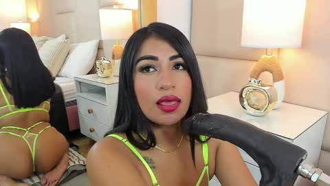 Snapshot of antoniaross chatting on September 24, 11:53 am Antonia online show from September 24, 11:53 am
