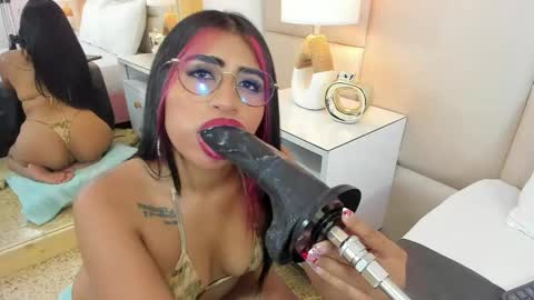Snapshot of antoniaross chatting on February 12, 7:45 pm Antonia online show from February 12, 7:45 pm