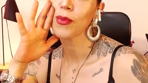 Snapshot of antoniavillamizar chatting on September 29, 11:15 am Anto online show from September 29, 11:15 am