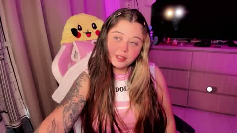   Independent model  online show from March 20, 8:25 pm