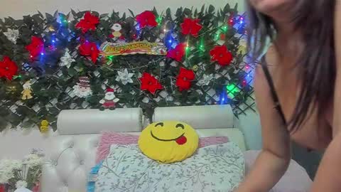 Snapshot of any_mour chatting on December 6, 6:06 pm any mour online show from December 6, 6:06 pm