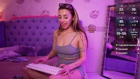 anya_sky_ online show from April 3, 6:33 am