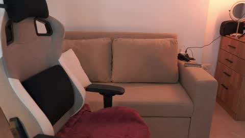 anya online show from March 24, 8:36 pm