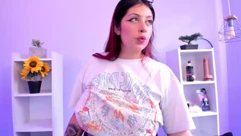 Snapshot of aphirl__ chatting on October 18, 2:42 pm Aphirl online show from October 18, 2:42 pm
