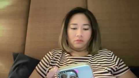 Snapshot of apple_pie_love chatting on October 19, 9:11 am Anika online show from October 19, 9:11 am