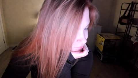 appleyummybuns online show from November 29, 2:37 am