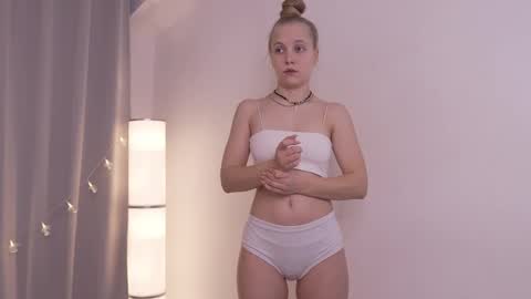  REYNA  next stream on December 3rd online show from February 28, 3:15 pm