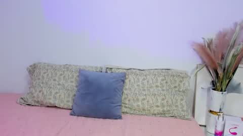 Snapshot of april_angels chatting on March 2, 4:39 am april_angels online show from March 2, 4:39 am