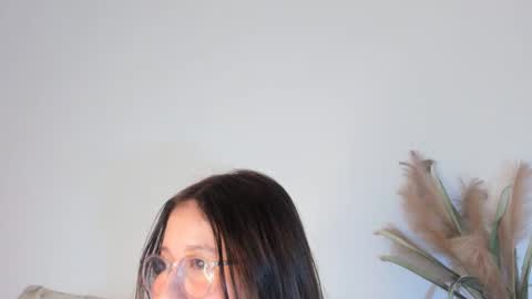 Snapshot of april_angels chatting on March 7, 4:33 pm april_angels online show from March 7, 4:33 pm