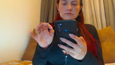 Snapshot of april_harrys chatting on January 17, 4:26 pm April online show from January 17, 4:26 pm
