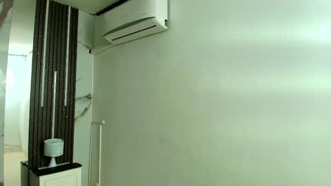 aprillross online show from December 22, 11:57 am