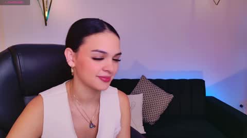 Snapshot of aprilrhodes_ chatting on February 7, 3:45 am April Rhodes online show from February 7, 3:45 am
