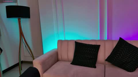 Snapshot of aprilrhodes_ chatting on October 14, 1:52 am April Rhodes online show from October 14, 1:52 am