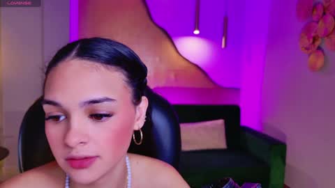 Snapshot of aprilrhodes_ chatting on January 18, 4:48 am April Rhodes online show from January 18, 4:48 am