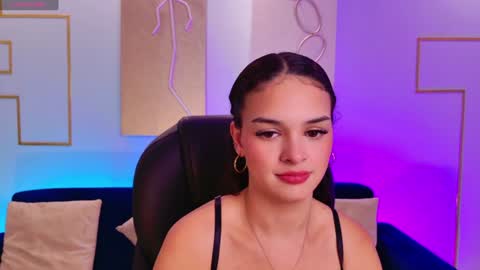 Snapshot of aprilrhodes_ chatting on December 17, 3:17 am April Rhodes online show from December 17, 3:17 am