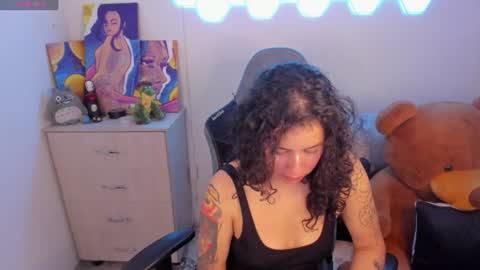 aqua emilly online show from June 11, 12:32 am