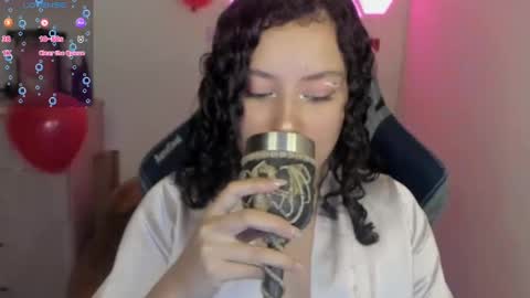 Snapshot of aqua_emilly chatting on February 15, 2:58 am aqua emilly online show from February 15, 2:58 am
