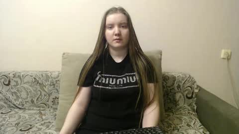 Josefin online show from February 7, 2:10 pm