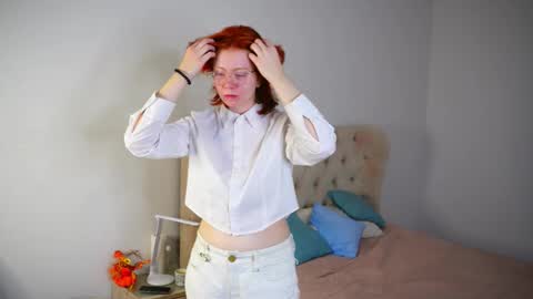 Lilly online show from December 15, 4:29 am